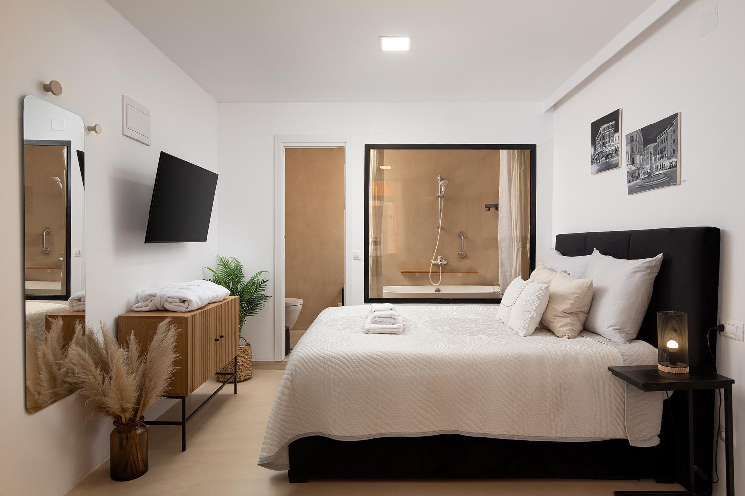 Deluxe Studio In City Center With Free Private Parking ロヴィニ エクステリア 写真