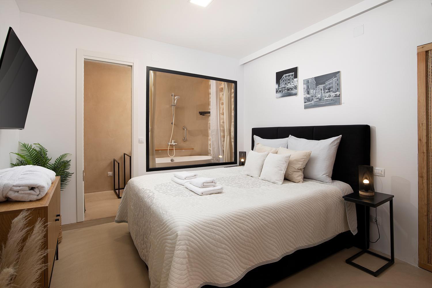 Deluxe Studio In City Center With Free Private Parking ロヴィニ エクステリア 写真