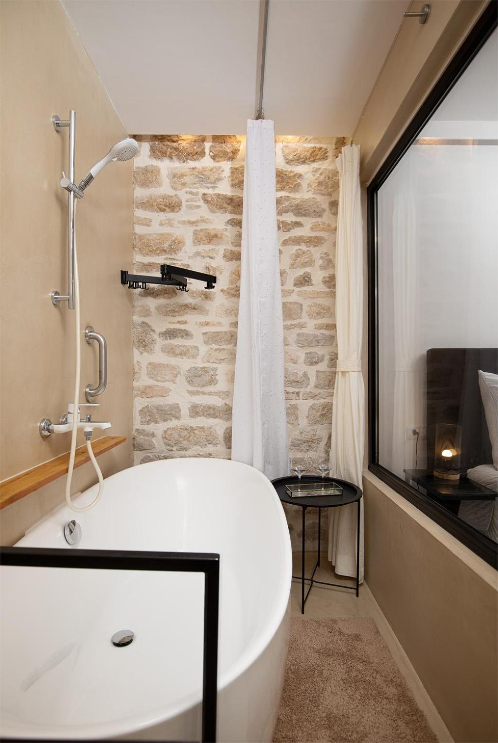 Deluxe Studio In City Center With Free Private Parking ロヴィニ エクステリア 写真